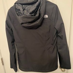Women’s Northface Windwall Jacket